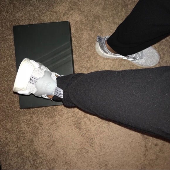 Adidas NMD R1 - Picture 3 of 3